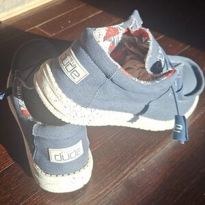 Hey Dude Wally Stretch Casual Shoe for Men, Size 10 - Blue Excellent condition